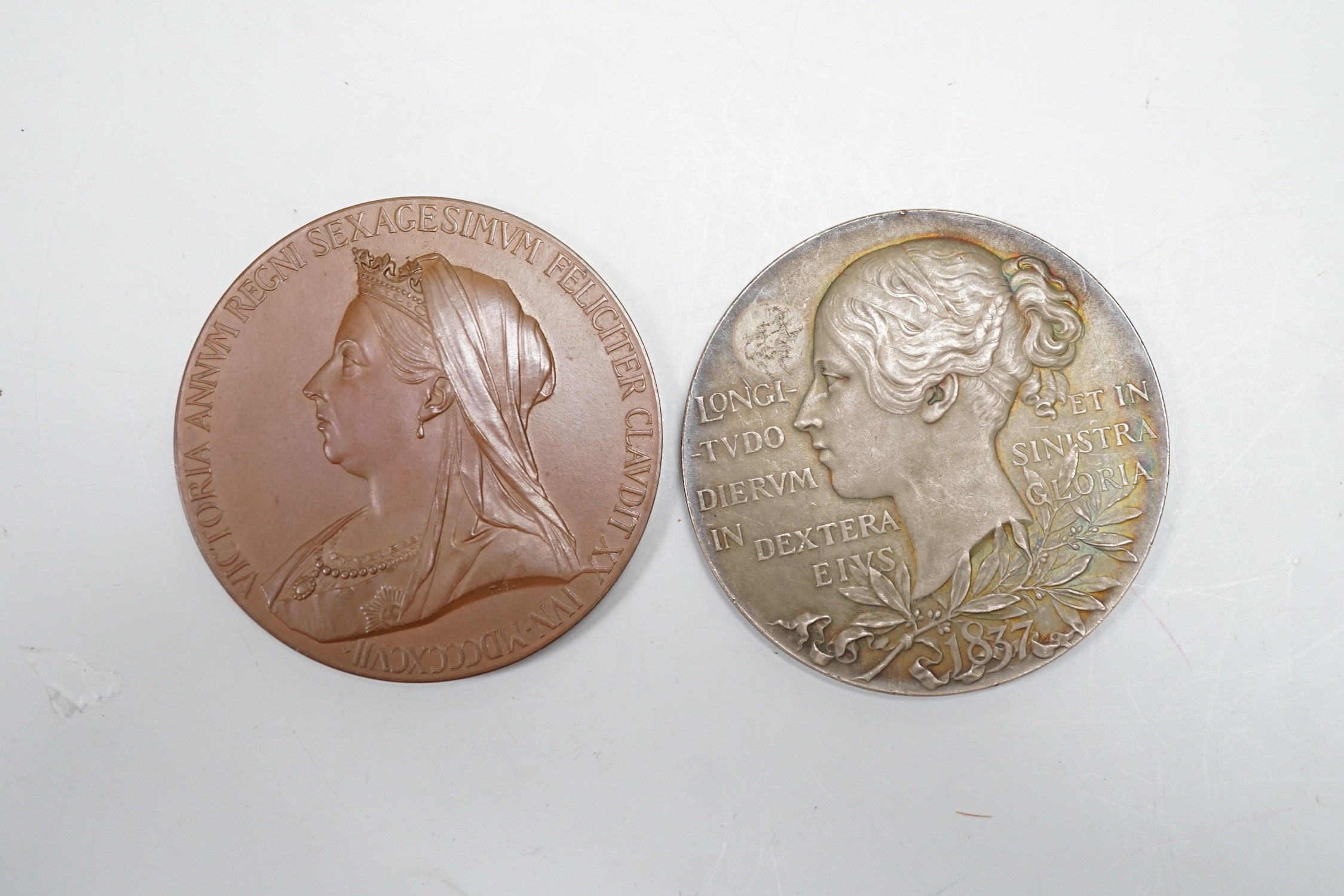 British commemorative medals: Queen Victoria Diamond Jubilee, two medals in silver and bronze (2)